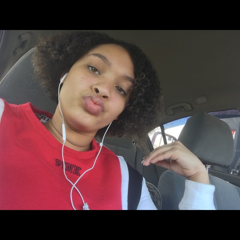 Meet your Posher, Destyni